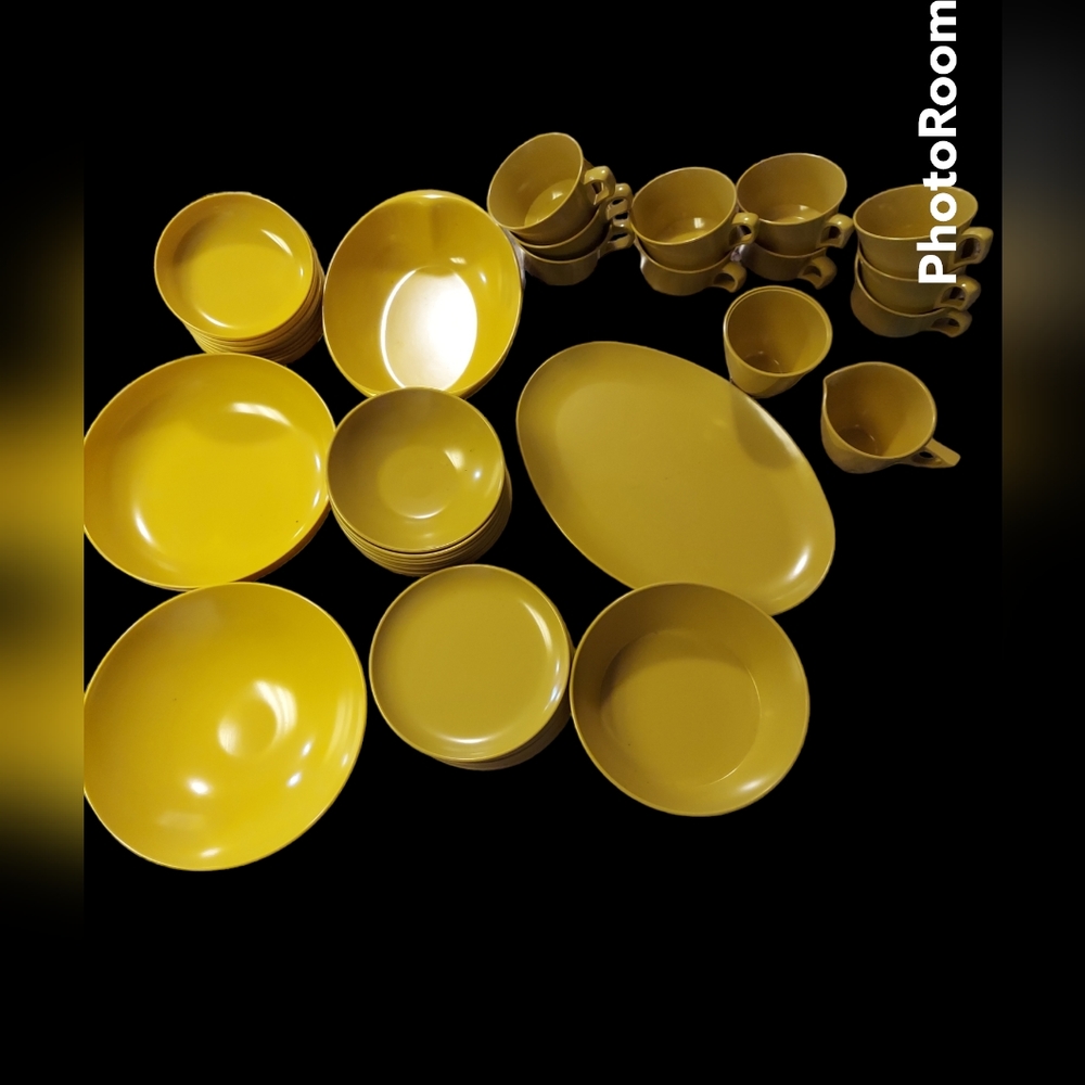 Allied Chemical And Misc Melamine Dishes Mustard 45 Pieces Total